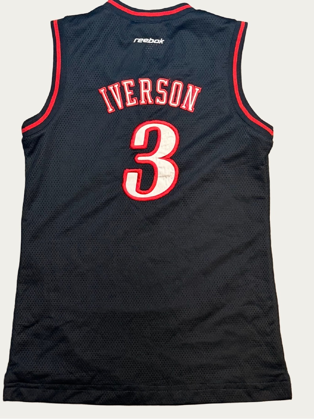 Vintage Reebok Youth Philadelphia76ers Allen Iverson BasketballJersey Med 10-12